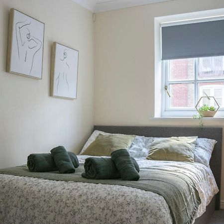 Lovely 3-Bedroom Apartment In Colchester Esterno foto