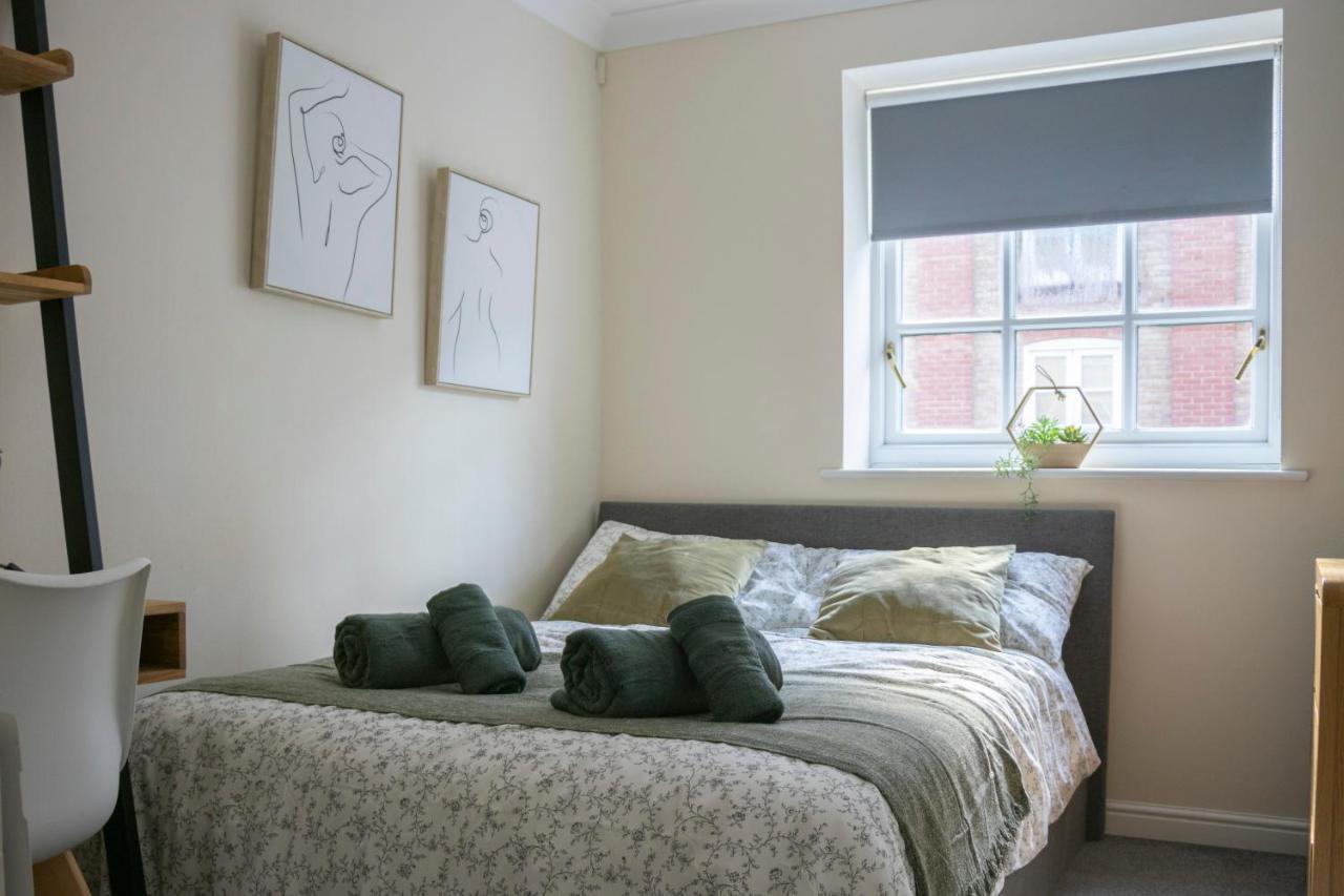 Lovely 3-Bedroom Apartment In Colchester Esterno foto