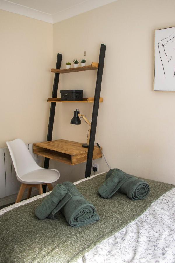 Lovely 3-Bedroom Apartment In Colchester Esterno foto