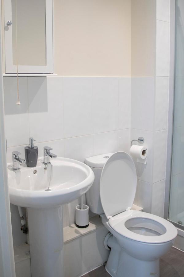 Lovely 3-Bedroom Apartment In Colchester Esterno foto